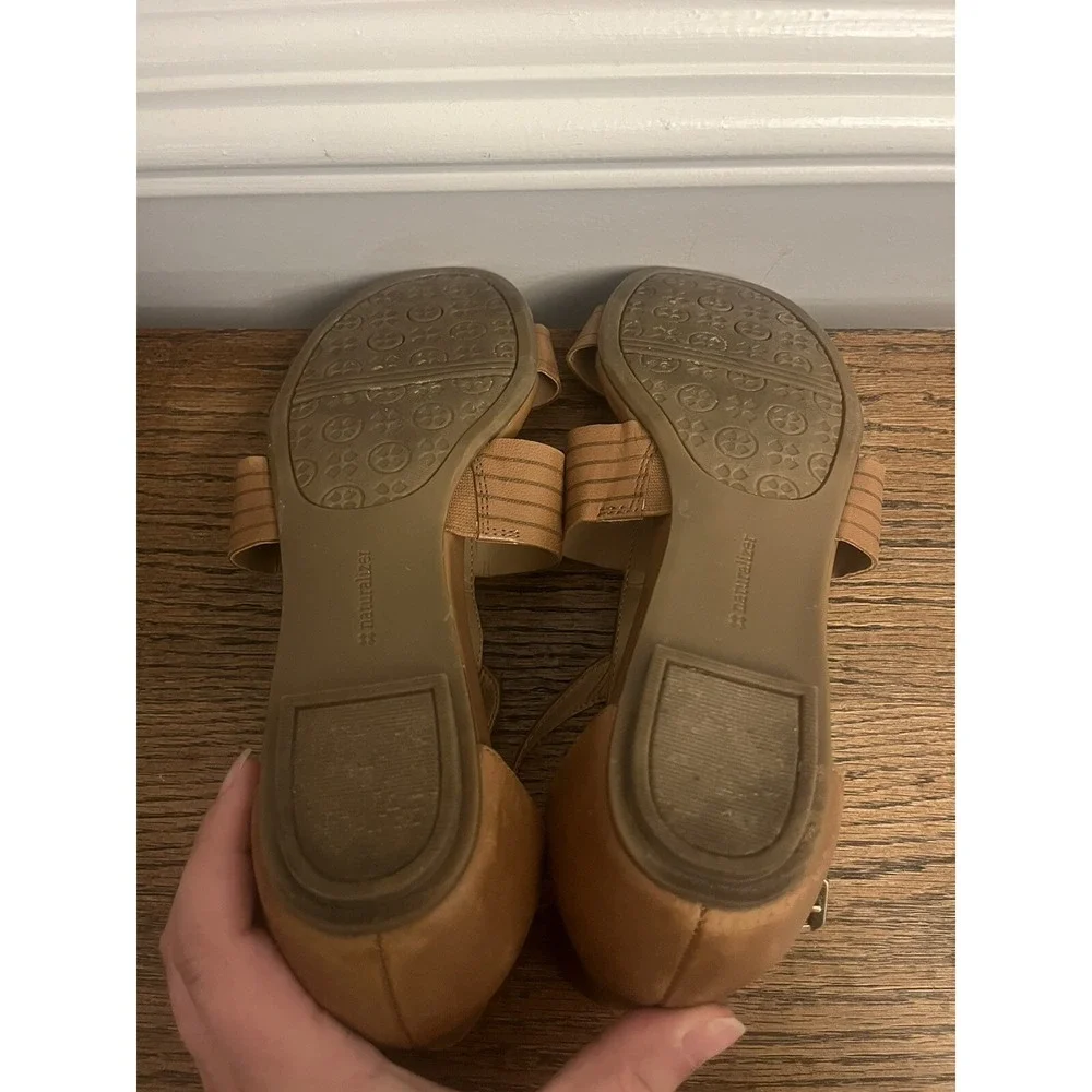 Naturalizer Longing Flat Sandal Brown comfortable & well-cushioned footbed 10W